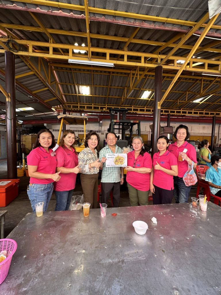ทีมผู้บริหารและพนักงาน ร่วมทำบุญโรงทาน ณ วัดยาง พระอารามหลวง